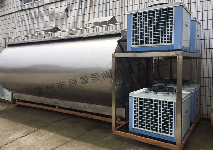 12T两仓卧式制冷罐